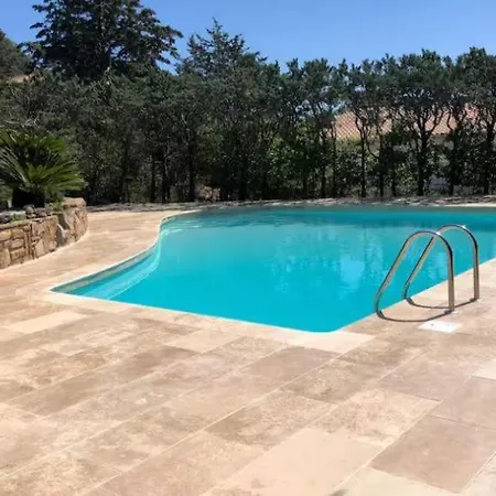 Lou Mazet - Piscine Privée Villa Saint-Raphaël